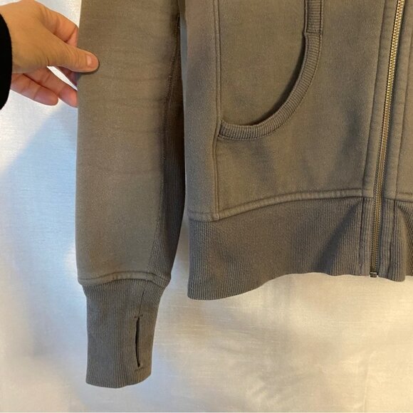 Lululemon Scuba  Hoodie II Ladies 8 Fatigue Green} - Picture 6 of 11